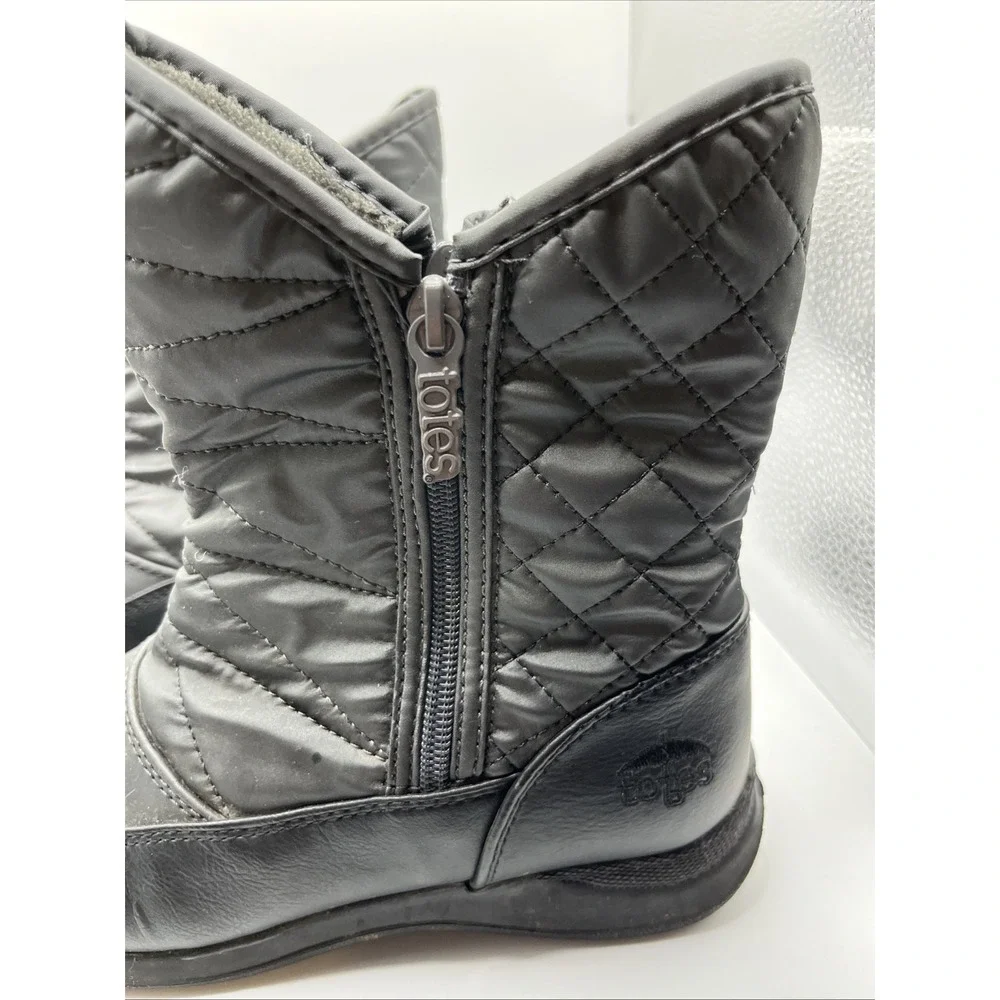 Totes Waterproof Insulated Quilted‎ Black Grey Zip Up Boot, Size 7